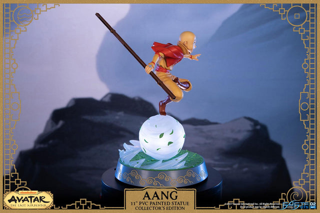 Avatar: The Last Airbender - Aang PVC Collector’s Edition (aangce_02.jpg)