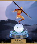 Avatar: The Last Airbender - Aang PVC Collector’s Edition (aangce_04.jpg)