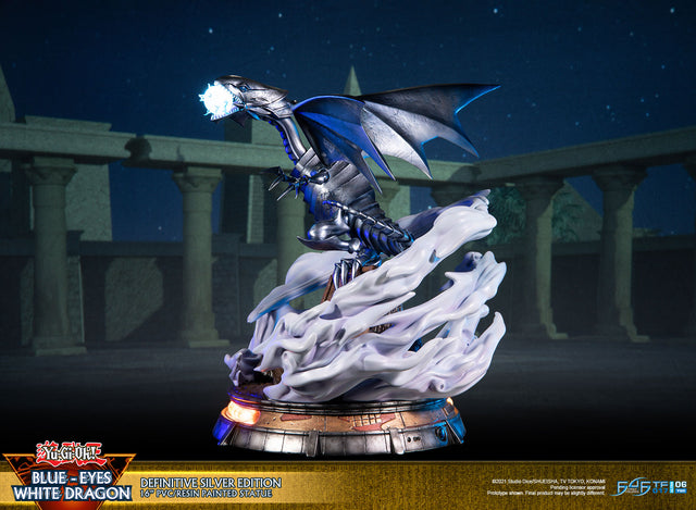 Yu-Gi-Oh! – Blue-Eyes White Dragon (Definitive Silver Edition) (bewd-silverdef-web-05.jpg)