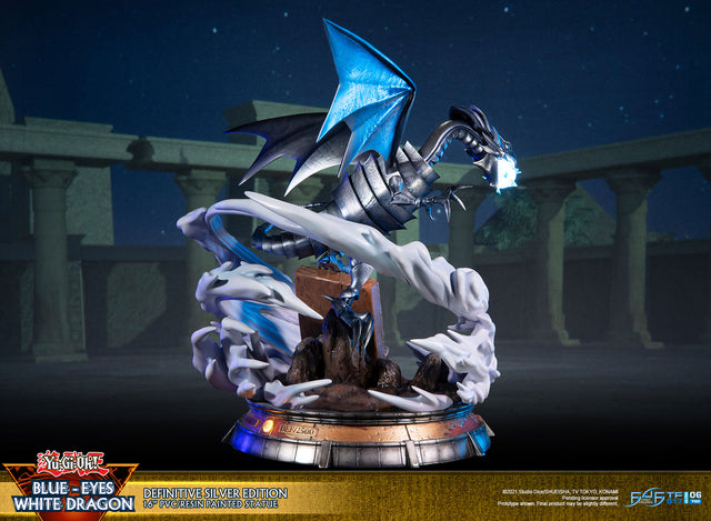 Yu-Gi-Oh! – Blue-Eyes White Dragon (Definitive Silver Edition) (bewd-silverdef-web-25.jpg)