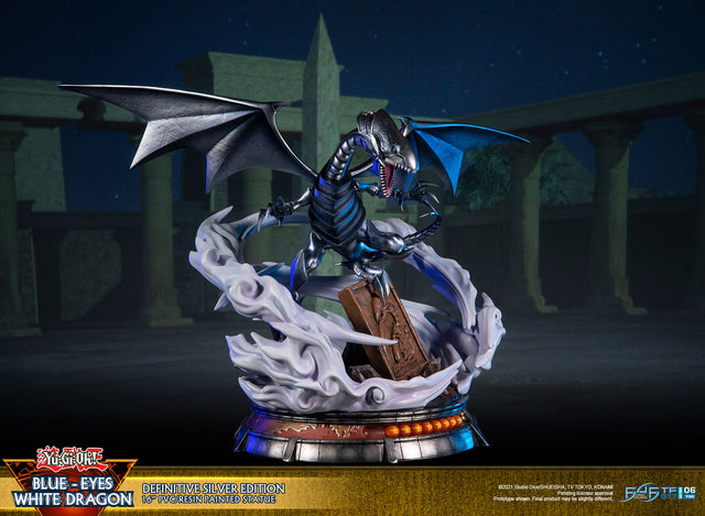 Yu-Gi-Oh! – Blue-Eyes White Dragon (Definitive Silver Edition) (bewd-silverdef-web-30.jpg)