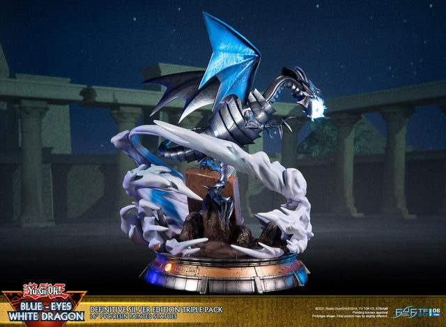 Yu-Gi-Oh! – Blue-Eyes White Dragon (Definitive Silver Edition Triple Pack) (bewd-silverdefx3-web-25.jpg)