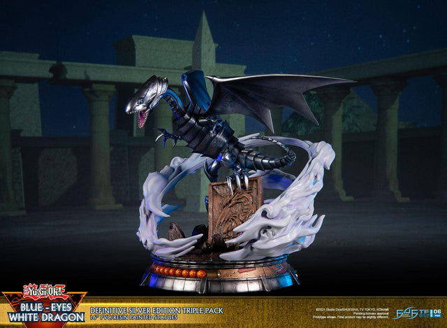 Yu-Gi-Oh! – Blue-Eyes White Dragon (Definitive Silver Edition Triple Pack) (bewd-silverdefx3-web-31.jpg)