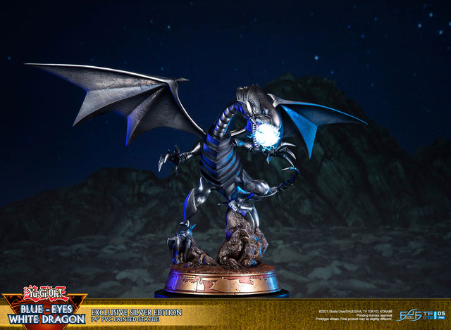 Yu-Gi-Oh! – Blue-Eyes White Dragon (Exclusive Silver Edition) (bewd-silverexc-web-02.jpg)