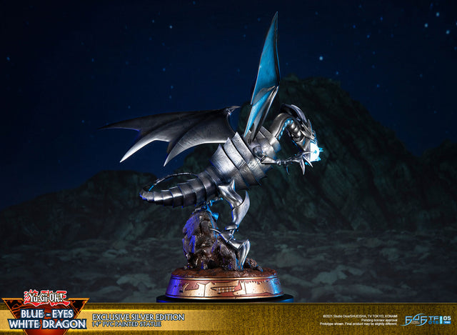 Yu-Gi-Oh! – Blue-Eyes White Dragon (Exclusive Silver Edition) (bewd-silverexc-web-04.jpg)