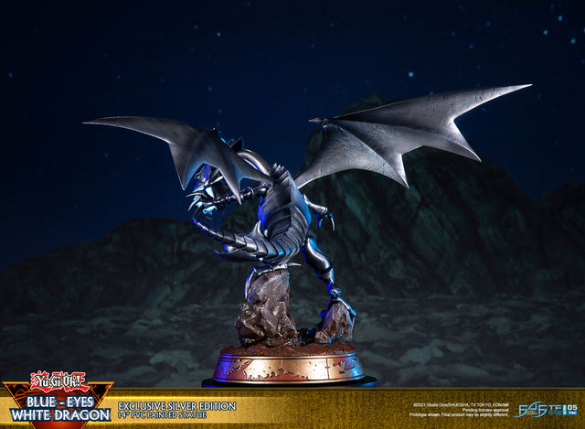 Yu-Gi-Oh! – Blue-Eyes White Dragon (Exclusive Silver Edition) (bewd-silverexc-web-06.jpg)