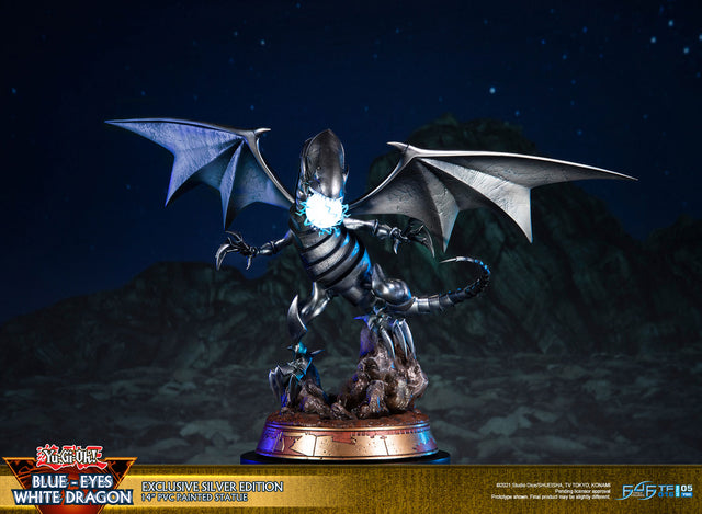 Yu-Gi-Oh! – Blue-Eyes White Dragon (Exclusive Silver Edition) (bewd-silverexc-web-10.jpg)