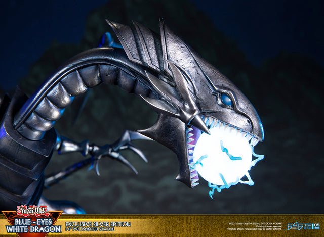 Yu-Gi-Oh! – Blue-Eyes White Dragon (Exclusive Silver Edition) (bewd-silverexc-web-12.jpg)