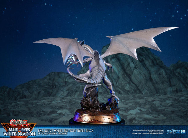 Yu-Gi-Oh! – Blue-Eyes White Dragon (Exclusive White Edition Triple Pack) (bewd-whiteexcx3-web-06.jpg)