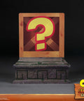 Crash Bandicoot (Exclusive) (crash-resin-horizontal-exc_05.jpg)