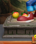 Crash Bandicoot (Exclusive) (crash-resin-horizontal-exc_15.jpg)