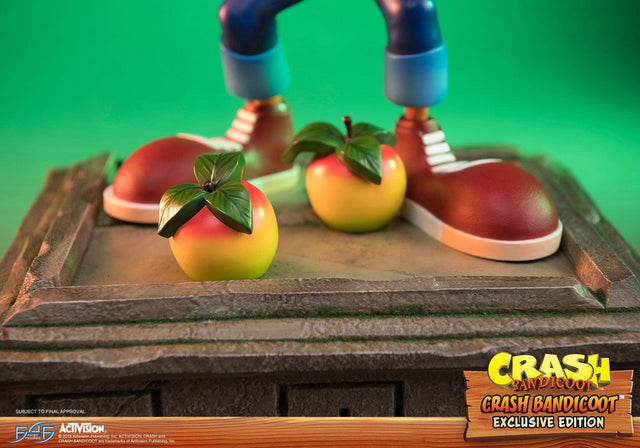 Crash Bandicoot (Exclusive) (crash-resin-horizontal-exc_22.jpg)