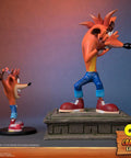 Crash Bandicoot (Exclusive) (crash-resin-horizontal-exc_26.jpg)