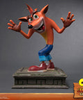 Crash Bandicoot (Exclusive) (crash-resin-horizontal-exc_32.jpg)