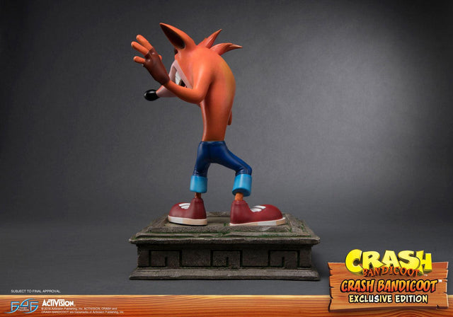 Crash Bandicoot (Exclusive) (crash-resin-horizontal-exc_35.jpg)