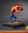 Crash Bandicoot (Exclusive) (crash-resin-horizontal-exc_38.jpg)