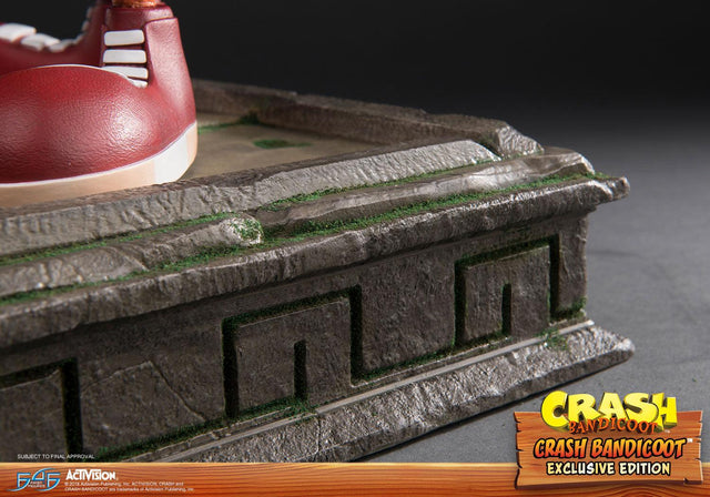 Crash Bandicoot (Exclusive) (crash-resin-horizontal-exc_52.jpg)