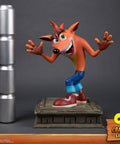 Crash Bandicoot (Exclusive) (crash-resin-horizontal-exc_58.jpg)