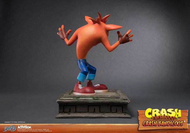 Crash Bandicoot (Regular) (crash-resin-horizontal-reg_06.jpg)