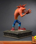 Crash Bandicoot (Regular) (crash-resin-horizontal-reg_07.jpg)