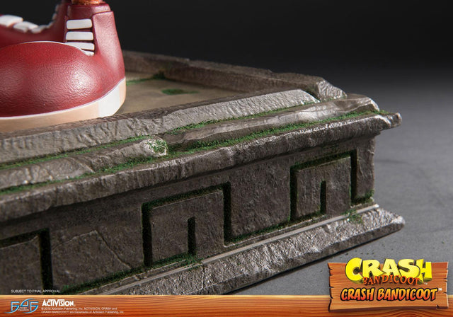 Crash Bandicoot (Regular) (crash-resin-horizontal-reg_21.jpg)