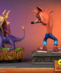 Crash Bandicoot (Regular) (crash-resin-horizontal-reg_30.jpg)