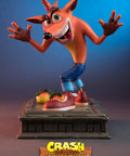 Crash Bandicoot (Exclusive) (crash-resin-vertical-exc_02.jpg)