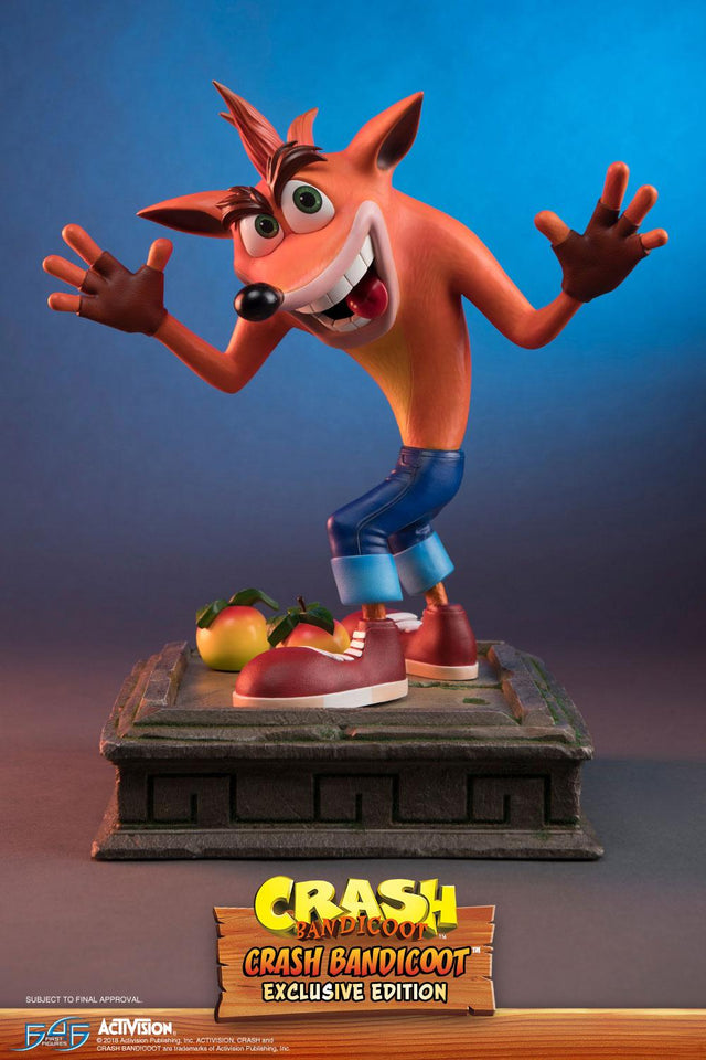 Crash Bandicoot (Exclusive) (crash-resin-vertical-exc_02.jpg)