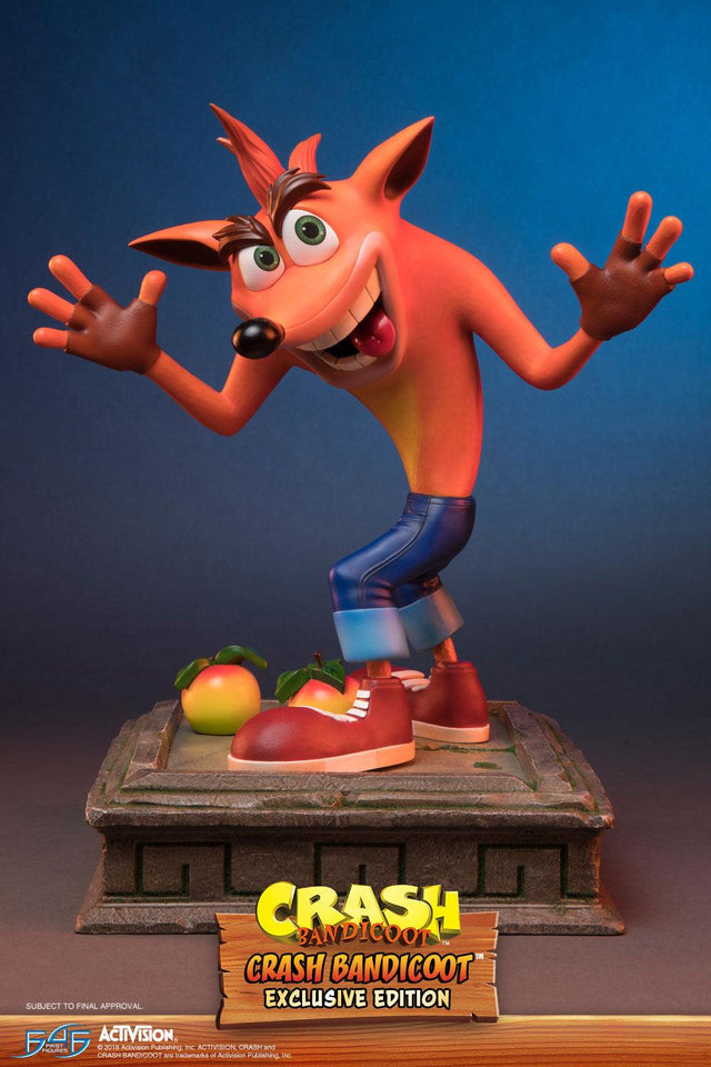 Crash Bandicoot (Exclusive) (crash-resin-vertical-exc_03.jpg)