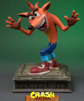 Crash Bandicoot (Exclusive) (crash-resin-vertical-exc_10.jpg)