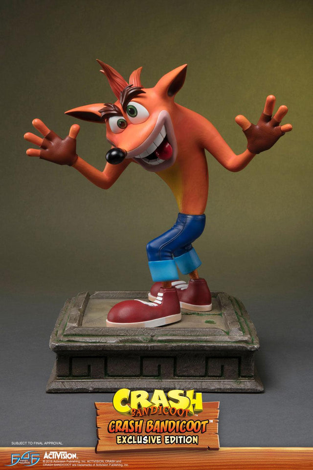 Crash Bandicoot (Exclusive) (crash-resin-vertical-exc_11.jpg)