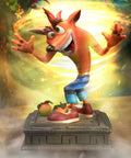 Crash Bandicoot (Exclusive) (crashresin-2.jpg)