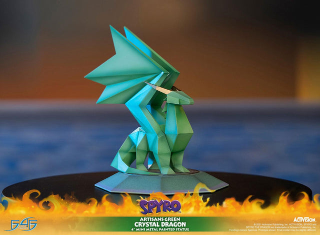 Spyro™ the Dragon - Artisans Green Crystal Dragon (crystaldragon_artisangreen-03.jpg)