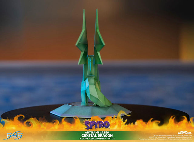 Spyro™ the Dragon - Artisans Green Crystal Dragon (crystaldragon_artisangreen-06.jpg)