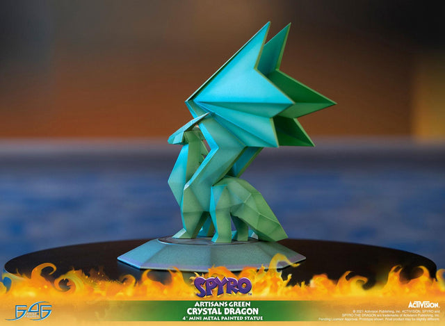 Spyro™ the Dragon - Artisans Green Crystal Dragon (crystaldragon_artisangreen-07.jpg)