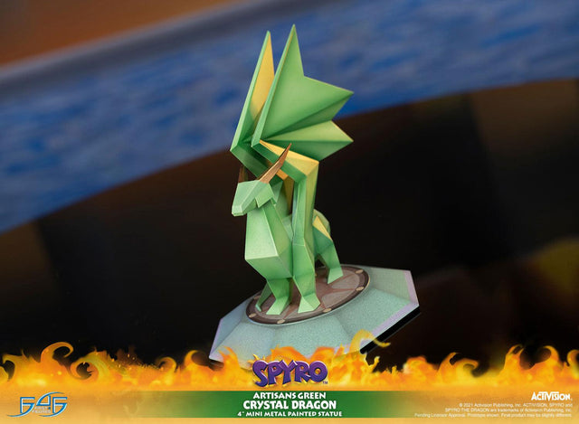 Spyro™ the Dragon - Artisans Green Crystal Dragon (crystaldragon_artisangreen-13.jpg)