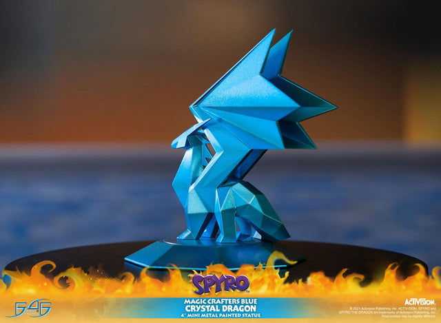 Spyro™ the Dragon - Magic Crafters Blue Crystal Dragon  (crystaldragonmcb_02.jpg)