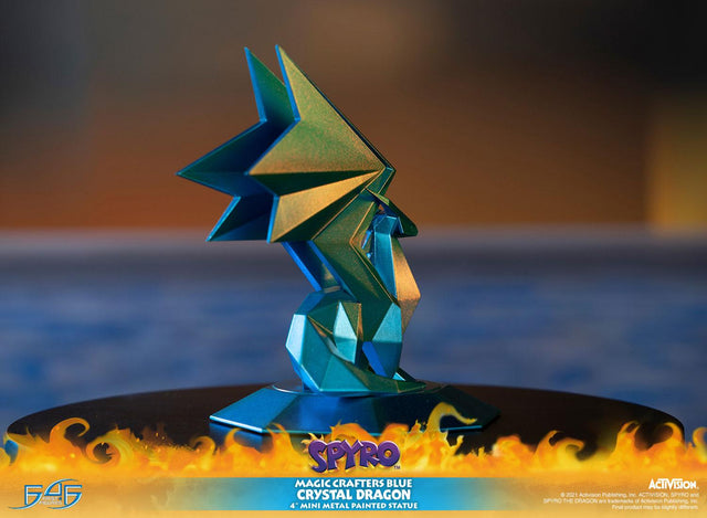 Spyro™ the Dragon - Magic Crafters Blue Crystal Dragon  (crystaldragonmcb_04.jpg)