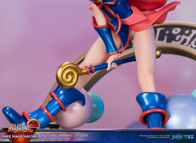 Yu-Gi-Oh! - Dark Magician Girl Exclusive (Vibrant Edition) (dmg_virst_19_1.jpg)