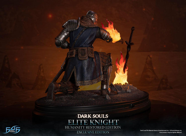 Dark Souls - Elite Knight: Humanity Restored Edition (Exclusive Edition) (ek_kneeling_ex_04.jpg)