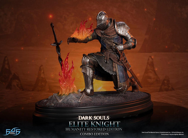 Dark Souls - Elite Knight Combo Edition (ek_kneeling_ex_09_1.jpg)