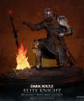 Dark Souls - Elite Knight: Humanity Restored Edition (Exclusive Edition) (ek_kneeling_ex_10.jpg)