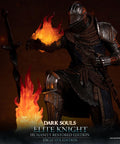 Dark Souls - Elite Knight: Humanity Restored Edition (Exclusive Edition) (ek_kneeling_ex_15.jpg)