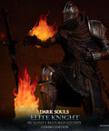 Dark Souls - Elite Knight Combo Edition (ek_kneeling_ex_15_1.jpg)