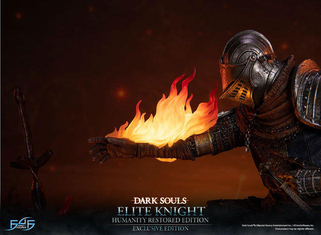 Dark Souls - Elite Knight: Humanity Restored Edition (Exclusive Edition) (ek_kneeling_ex_17.jpg)