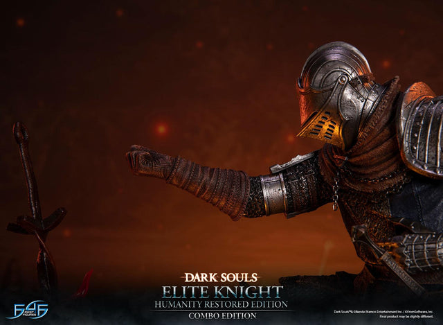 Dark Souls - Elite Knight Combo Edition (ek_kneeling_ex_18_1.jpg)