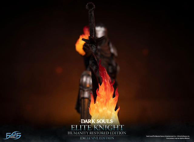 Dark Souls - Elite Knight: Humanity Restored Edition (Exclusive Edition) (ek_kneeling_ex_19.jpg)