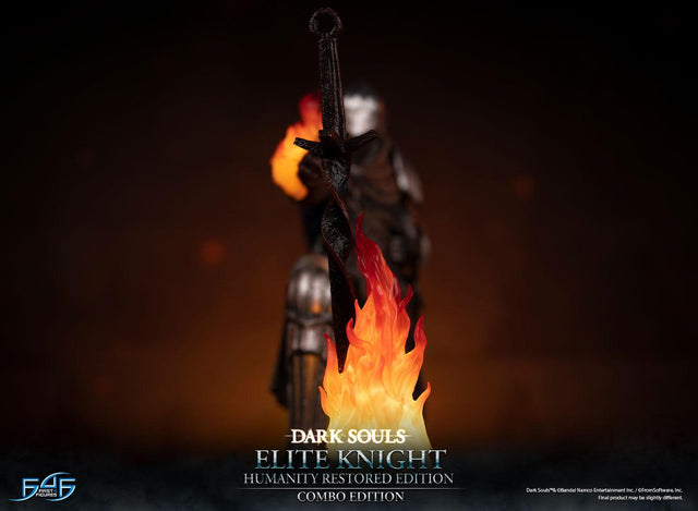 Dark Souls - Elite Knight Combo Edition (ek_kneeling_ex_19_1.jpg)