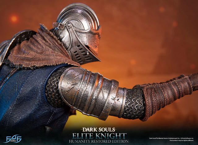 Dark Souls - Elite Knight: Humanity Restored Edition (ek_kneeling_st_12.jpg)