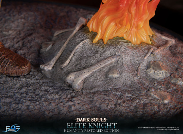 Dark Souls - Elite Knight: Humanity Restored Edition (ek_kneeling_st_13.jpg)
